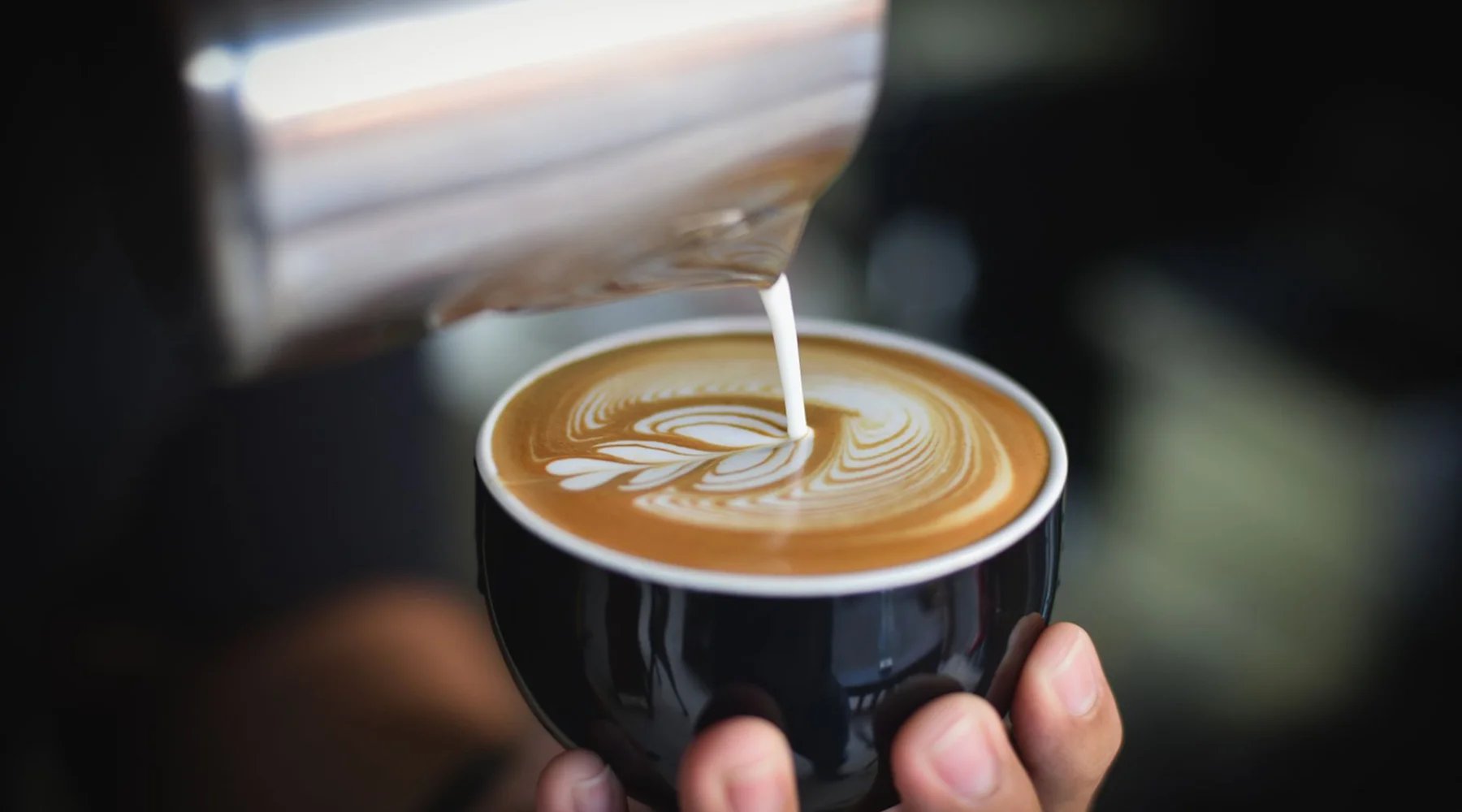 How to Make the Perfect Dairy-Free Latte at Home